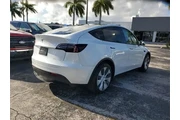 $32990 : Tesla Model Y 2024 AWD Long thumbnail