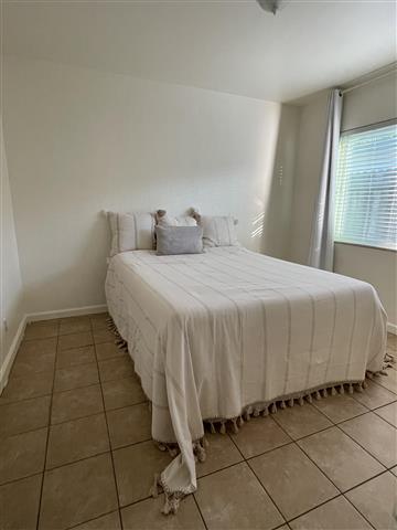 $1000 : Cuarto en Downey image 2