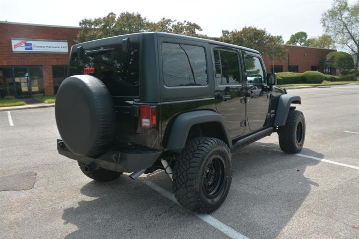 2015 Wrangler Unlimited Sport image 6