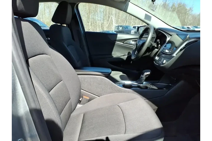 $16550 : Chevrolet Malibu 2024 LT 4dr image 6