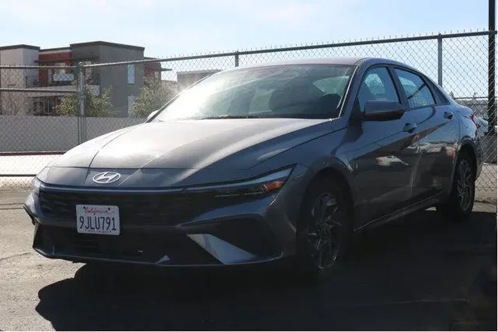 $19287 : Hyundai ELANTRA 2024 SEL 4dr image 2