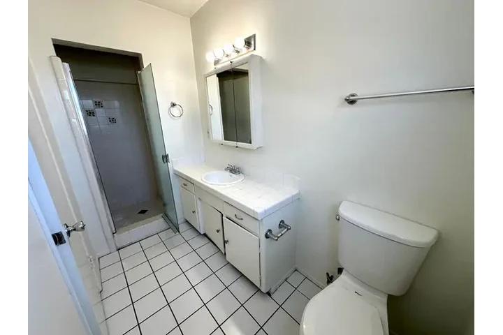 $1100 : Spacious 1BR 1BA $1100 image 8