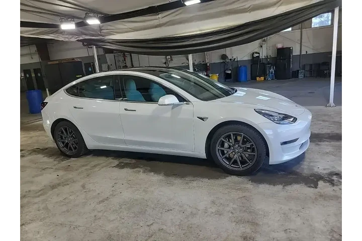 $17490 : Tesla Model 3 2019 Mid Range image 2