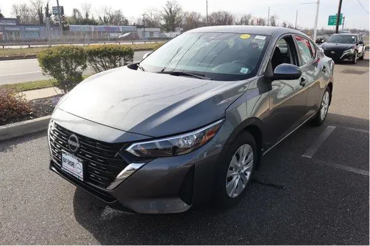 $18347 : Nissan Sentra 2025 S 4dr Sed image 9