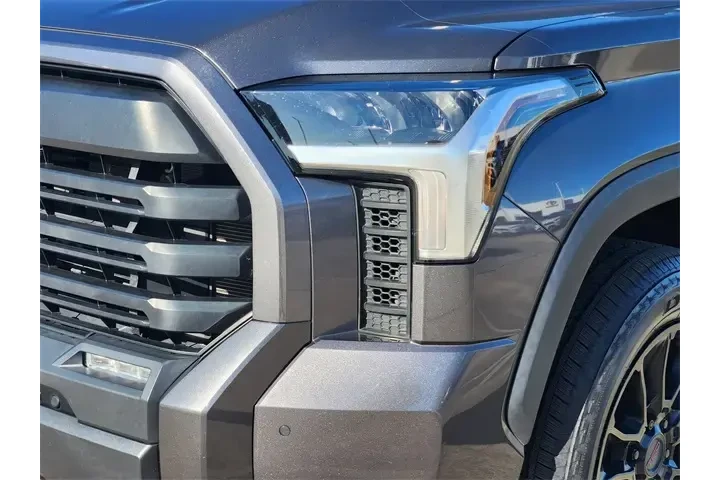 $38495 : Toyota Tundra 2023 4x4 SR5 4 image 9