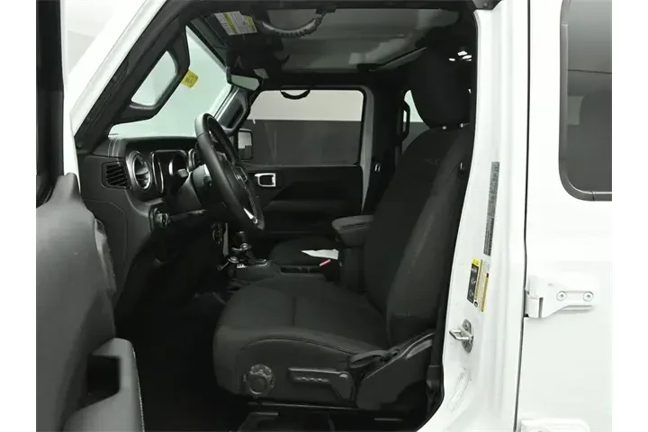 $34695 : Jeep Wrangler 2023 4x4 Sahar image 10