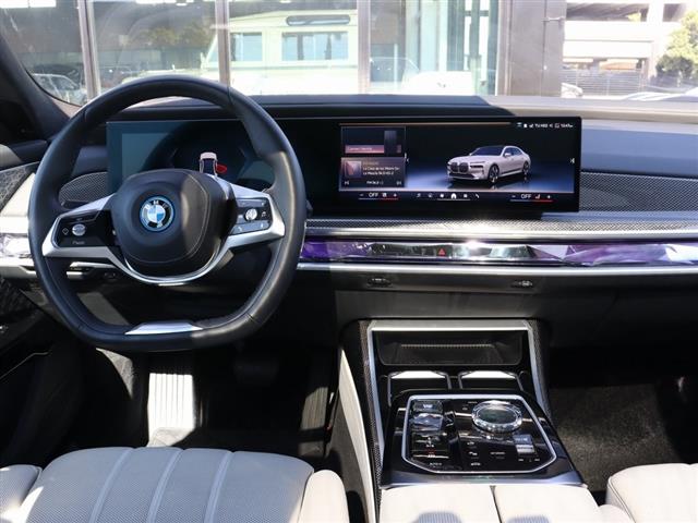 $89995 : BMW i7 xDrive 60 image 2