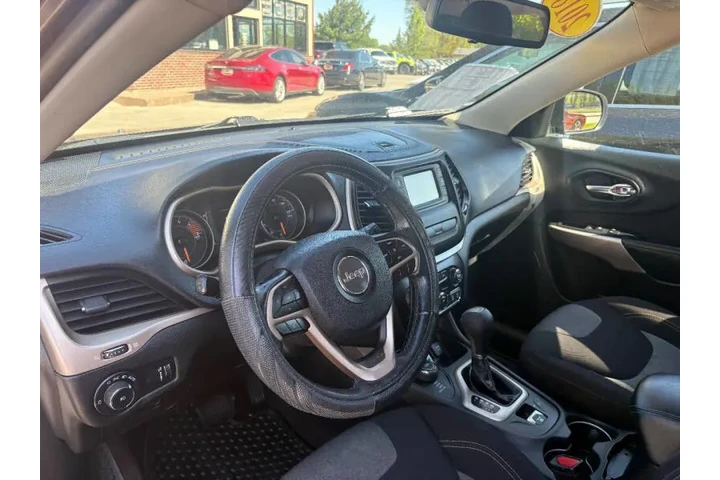 $10950 : 2018 Cherokee Latitude image 10