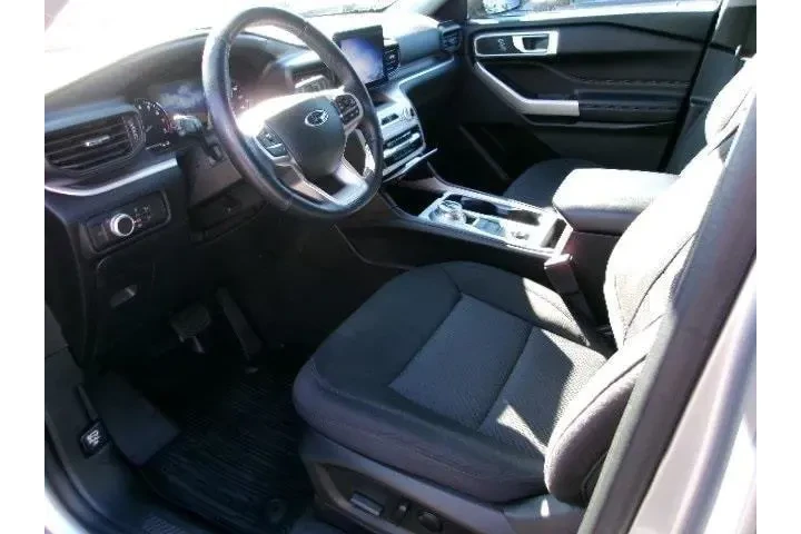 $29696 : Ford Explorer 2022 AWD XLT 4 image 9