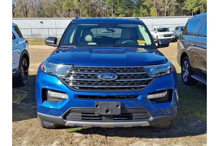 $28957 : Ford Explorer 2023 XLT 4dr S image 2