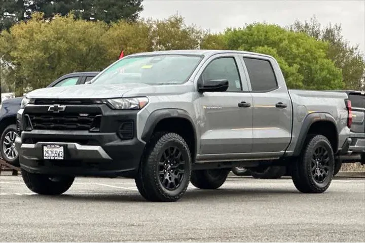 $35990 : Chevrolet Colorado 2023 4x4 image 8