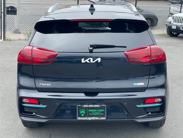 $24900 : Used 2022 Niro EV EX Premium image 6