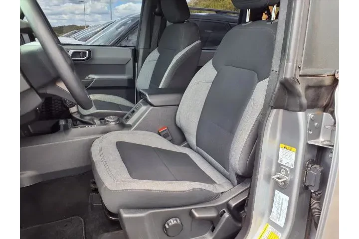 $35986 : Ford Bronco 2023 4x4 Base 4d image 8