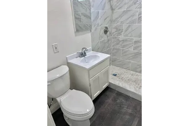 $1,895/MES. LOS ANGELES. image 10
