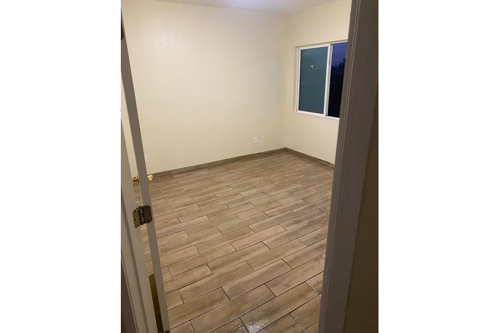 $900 : Rento Cuarto image 3