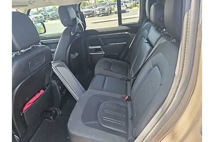 $39975 : Land Rover Defender 2020 AWD image 3