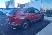 $20205 : Pre-Owned 2021 Tiguan 2.0T SE thumbnail