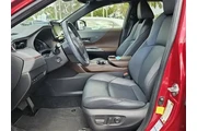 $31990 : Toyota Venza 2022 AWD XLE 4d thumbnail