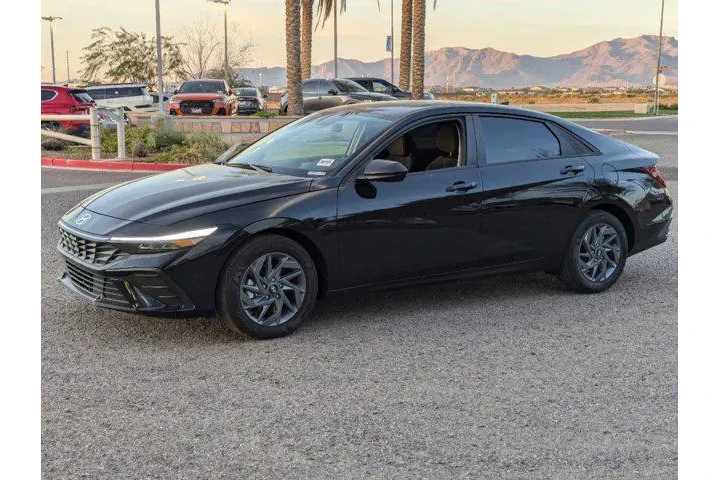 $18990 : Hyundai ELANTRA 2024 SEL 4dr image 8