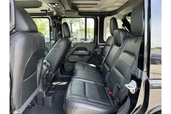 $23555 : Jeep Wrangler Unlimited 2021 image 10