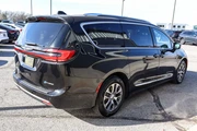 $42087 : 2024 Pacifica Hybrid Pinnacle thumbnail
