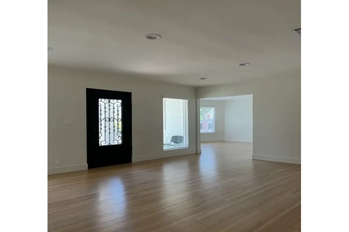 $3150 : Nice 3 bedroom house image 9