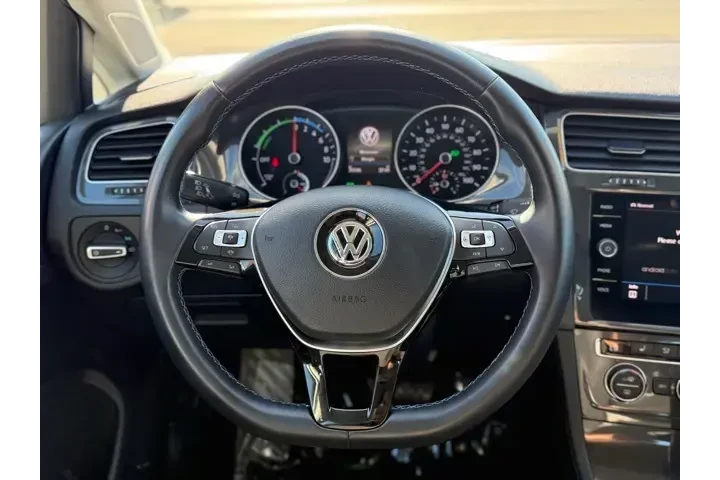 $12999 : Volkswagen e-Golf 2019 SE 4d image 9