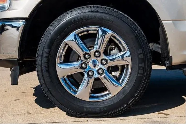 $21308 : Ford F-150 2018 4x2 XLT 4dr image 6