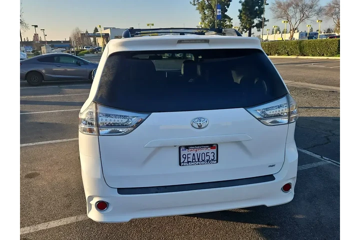 $18000 : Toyota Sienna 2016 SE 8-Pass image 7