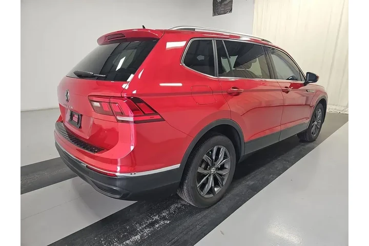 $22493 : Volkswagen Tiguan 2023 SE 4d image 3