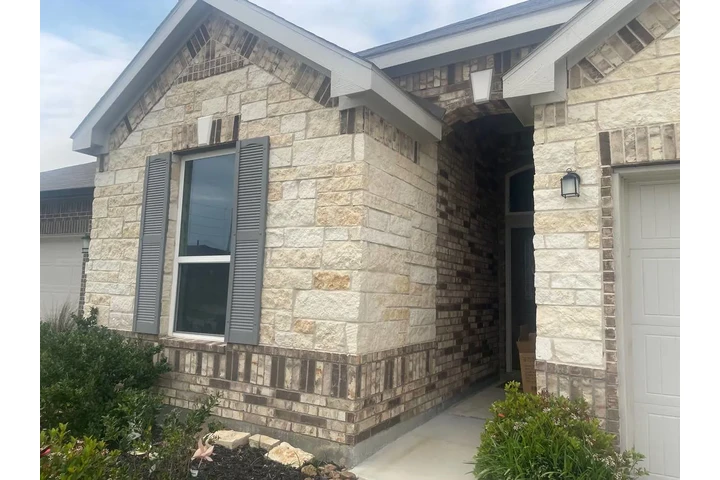 $700 : Nueva casa katy biles pagados image 3