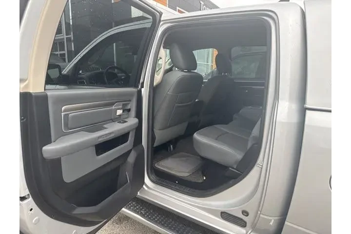 $18128 : Ram 1500 2014 4x4 SLT 4dr Cr image 6