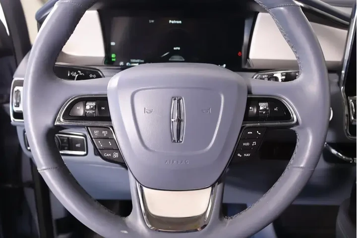 $33749 : Lincoln Navigator L 2019 4x4 image 3