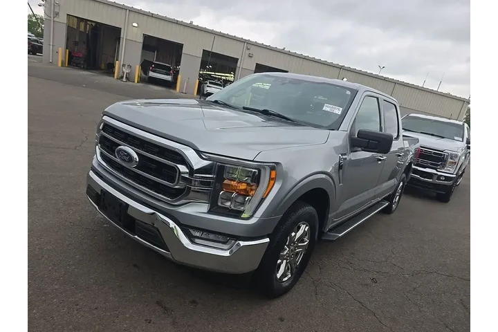 $31898 : Ford F-150 2022 4x2 XL 4dr S image 1