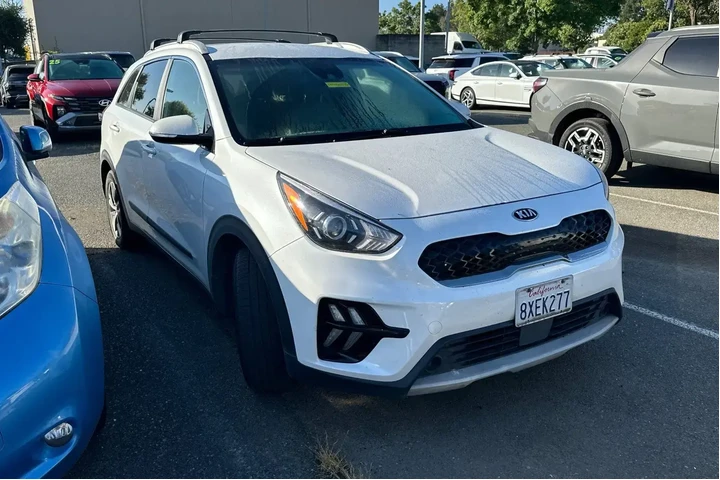 $15990 : Kia Niro Plug-In Hybrid 2021 image 3