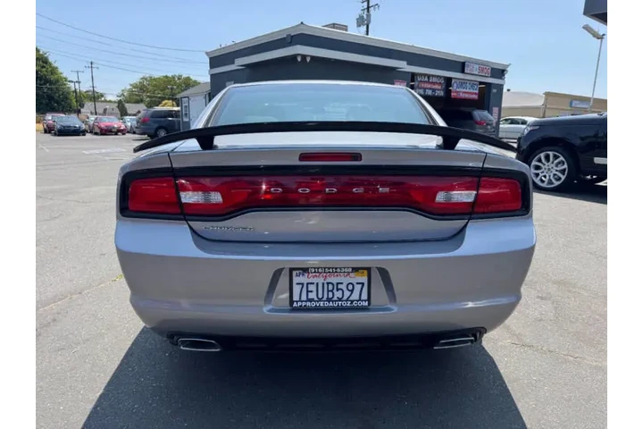 $11998 : 2014 Charger SE image 7