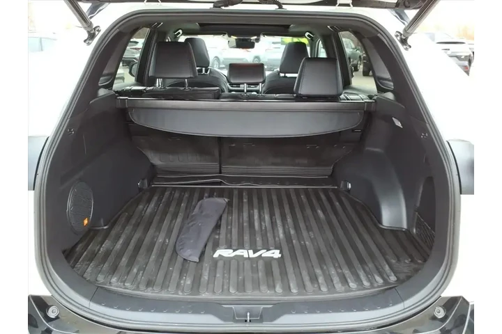 $31999 : Toyota RAV4 Hybrid 2021 AWD image 8