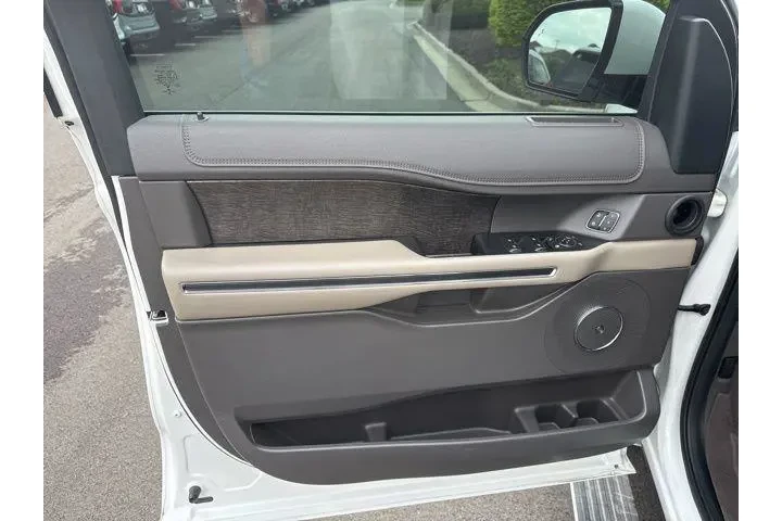 $29000 : Ford Expedition 2021 4x4 Lim image 8