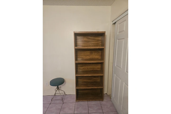 $1 : Rento cuarto grande image 6