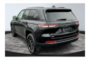 $29986 : Jeep Grand Cherokee 2024 4x4 thumbnail
