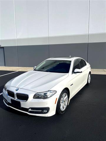 $10950 : 2015 BMW 5-Series 528i xDrive image 10