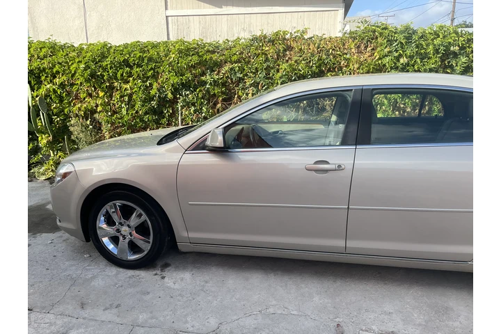 $5800 : Chevy malibu 2011 image 2