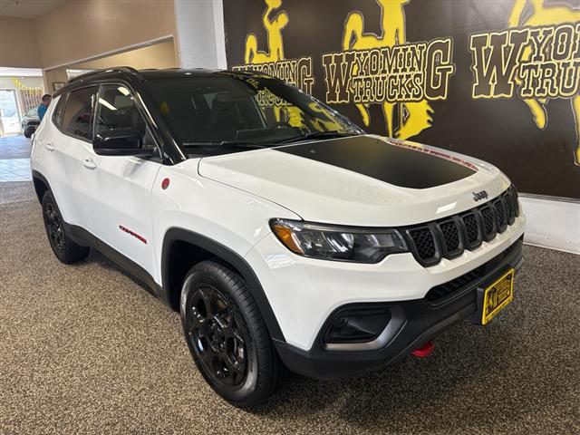 $29995 : 2023 Compass Trailhawk image 4