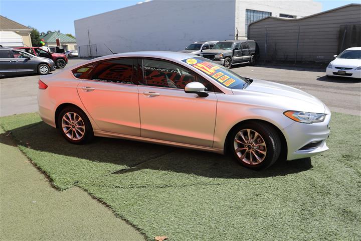 $12999 : 2017 FORD FUSION SE image 4