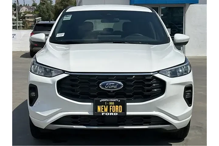 $30000 : Ford Escape 2024 AWD ST-Line image 2