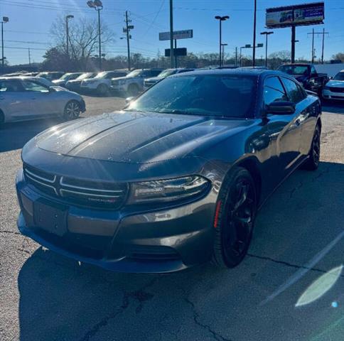 $6900 : 2015 Charger SE image 3