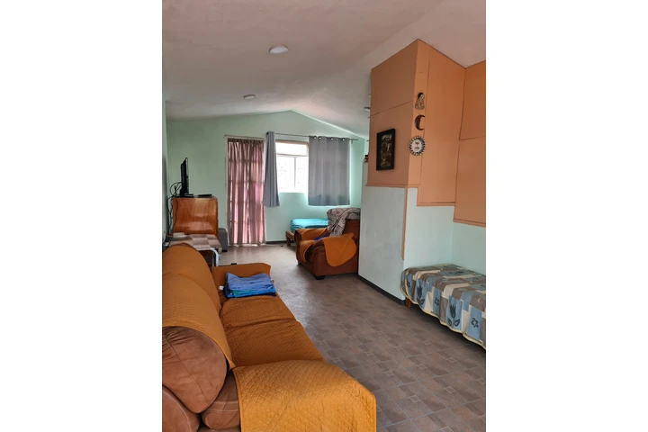 $3 : Rento loft amueblado caballero image 4