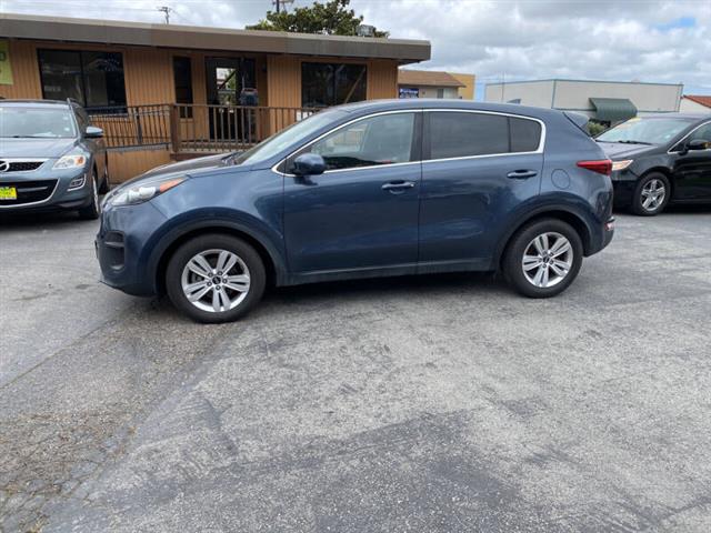 $14999 : 2017 Sportage LX image 2