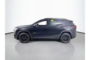 $25000 : GMC Terrain 2023 AWD AT4 4dr thumbnail