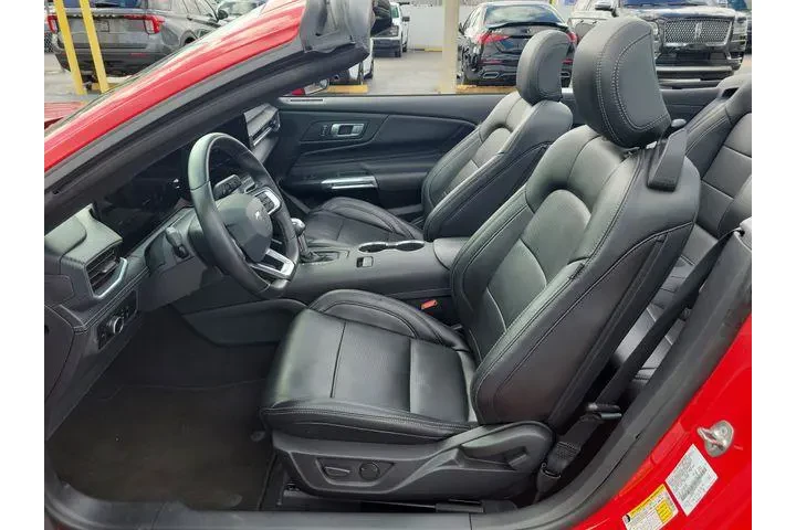 $31990 : Ford Mustang 2025 EcoBoost P image 7